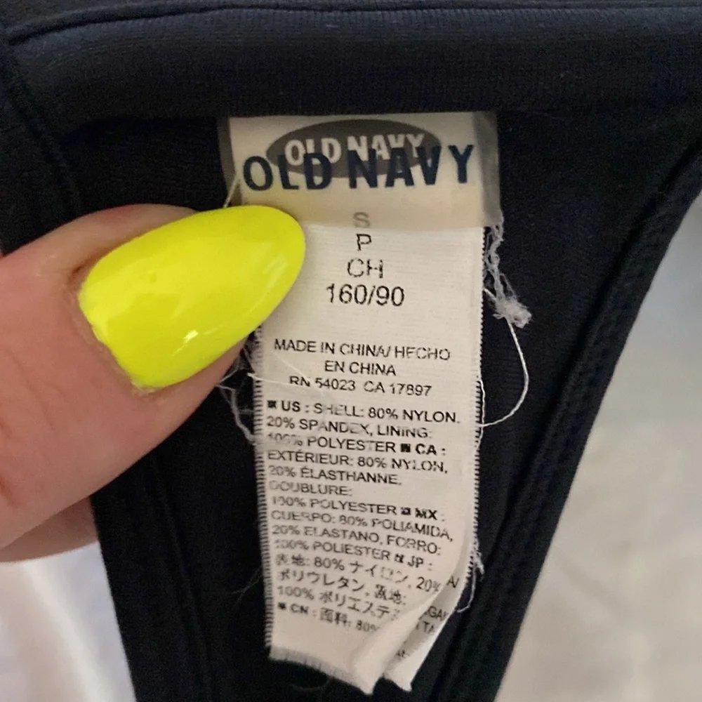 Old Navy woman’s black push up with underwire bikini top size small - Picture 3 of 6